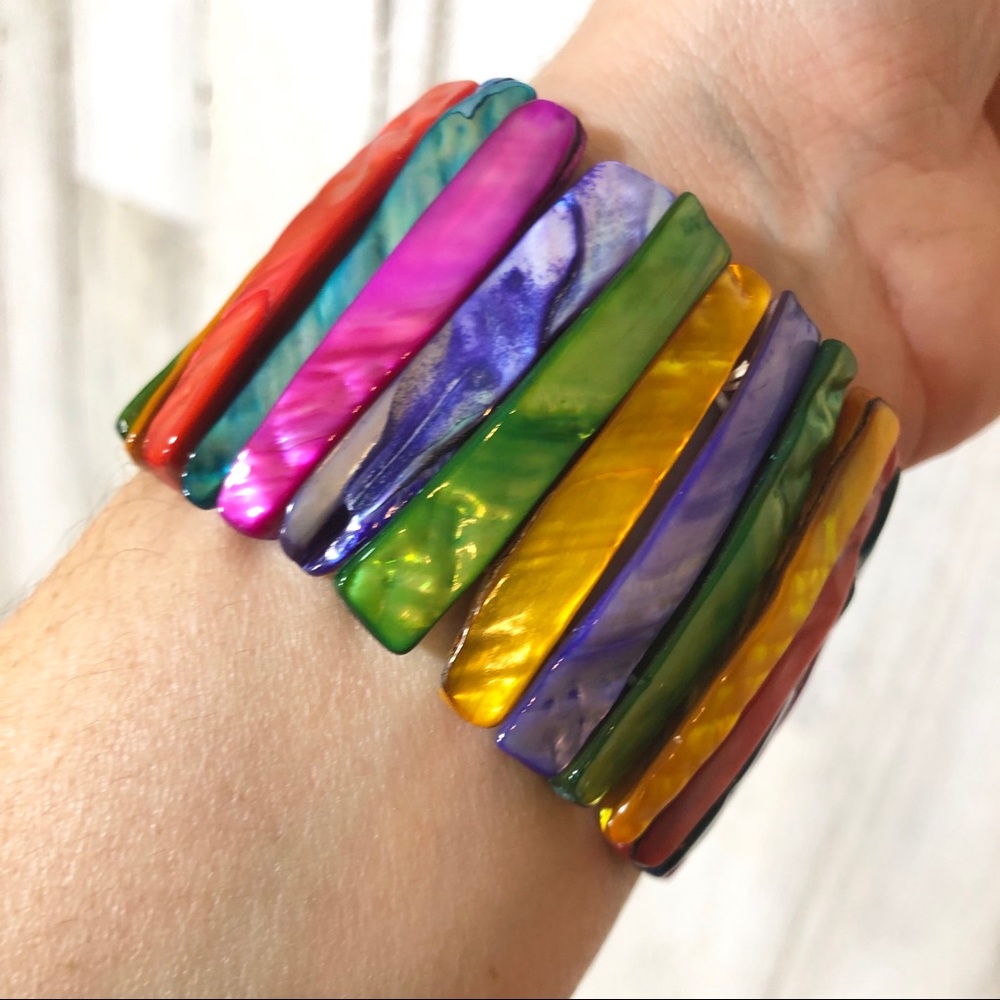 Colorful Shell Stretch Bracelet - Picture 2 of 5